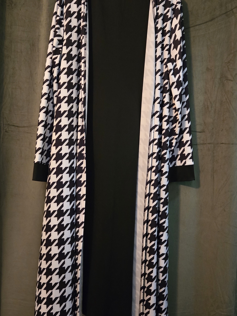 Black and White Houndstooth Open-Front Women’s Sweater Dress